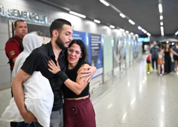 Medo de ir à igreja e tensão nos grupos de WhatsApp: a mudança de rotina dos imigrantes brasileiros nos EUA