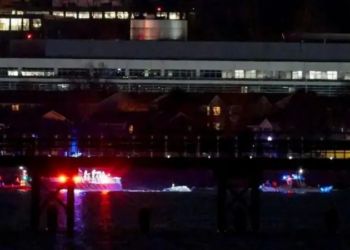 O que se sabe sobre colisão de avião da American Airlines com helicóptero militar em Washington