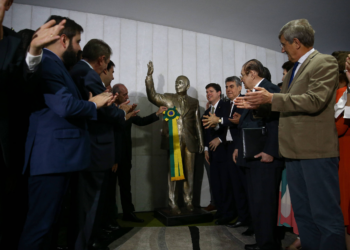 Entenda em 7 pontos o poder de um presidente da Câmara e do Senado