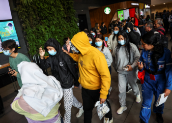 Petro pede para colombianos ilegais nos EUA deixarem seus empregos 'imediatamente' e voltarem a seu país