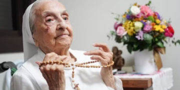 Brasileira se torna a pessoa mais velha do mundo