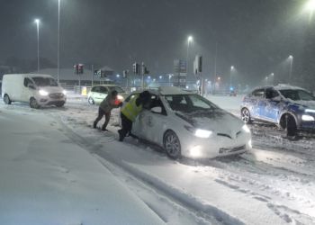 Neve forte e chuva congelante atingem Estados Unidos e Europa