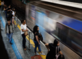 Justiça manda Metrô indenizar em R$ 20 mil passageira que ficou presa em porta de vagão