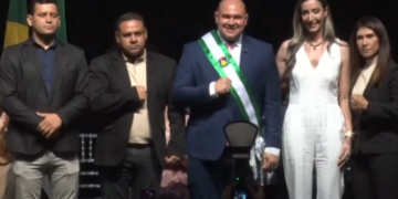 Abilio empossa equipe com 22 secretários em Cuiabá