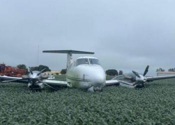 King Air da Amaggi cai em lavoura de soja; veja fotos