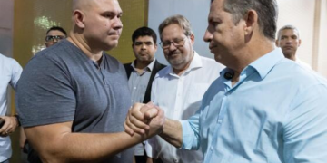 Mais de 100 pacientes esperam por cirurgia ortopédica no HMC; Mauro garante aquisição de materiais cirúrgicos