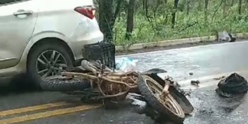 Motociclista é atropelado por Hilux e morre