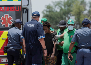 Operação resgata 82 sobreviventes e 36 corpos de homens presos em mina ilegal na África do Sul