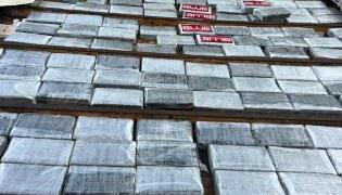 Polícia pega caminhão frigorífico "recheado" com quase meia tonelada de cocaína