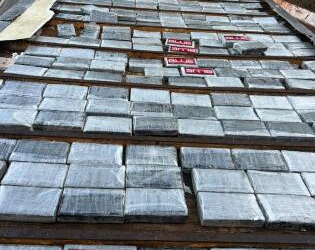 Polícia pega caminhão frigorífico "recheado" com quase meia tonelada de cocaína