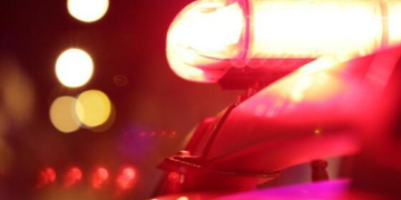 Marido tenta matar a esposa enforcada e com golpes de faca