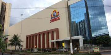 Menores furtam loja em shopping e são rendidos por segurança