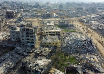 Cerca de 200 caminhões de ajuda humanitária chegam em passagem controlada por Israel na Faixa de Gaza