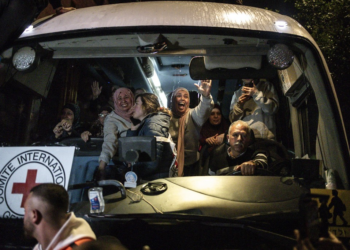 Israel afirma ter libertado primeiro grupo de prisioneiros palestinos