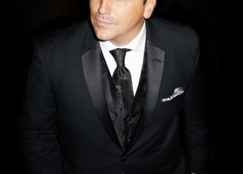 Quem é Christopher Macchio, tenor que vai cantar hino dos EUA na posse de Donald Trump