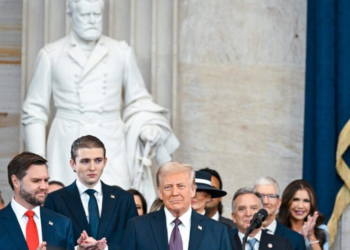 Trump toma posse em busca de lugar na galeria dos grandes presidentes da história