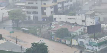 Lei que cria auxílio de R$ 1 mil para vítimas de temporal em Cuiabá é sancionada