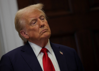 Trump inicia mandato com 47% de aprovação, mas perdão ao 6 de janeiro é impopular