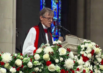 Quem é a bispa de Washington Mariann Edgar Budde, que disse a Trump para ter misericórdia com imigrantes e LGBT