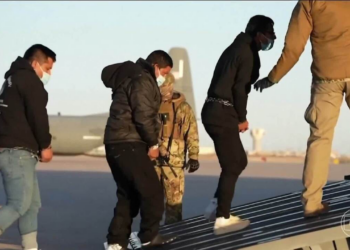 Governo Trump remaneja chefe da imigração dos EUA após prisões e deportações ficarem abaixo do esperado