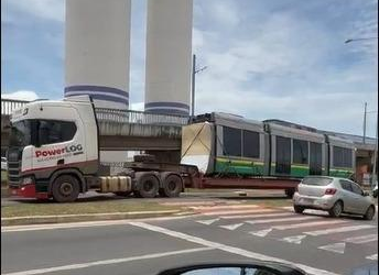 Vagão do VLT "circula" por VG; vídeo