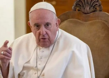 Papa Francisco passa por transfusão de sangue após crise respiratória