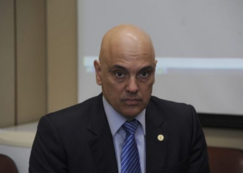 Moraes ameaçou prender Mauro Cid e implicar o pai, a mulher e a filha dele