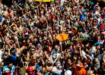 Associação de bares e restaurantes sai em defesa do Carnaval após projeto de vereador