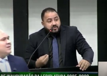 Jefferson acusa Abilio de nepotismo e prefeito se retira de sessão; veja vídeo