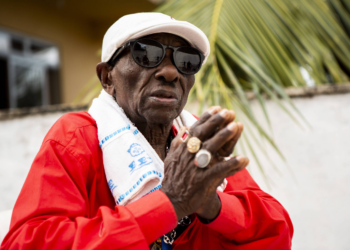 Riachão, mestre do samba, é celebrado em disco póstumo com dez canções inéditas