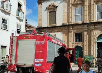 Parte de teto da 'igreja de ouro' desaba no Centro Histórico de Salvador