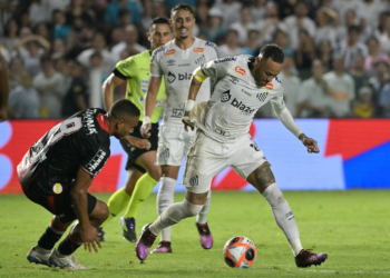 Neymar estreia, mas Santos apenas empata com o Botafogo com um jogador a mais