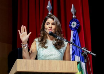 Luziane Castro toma posse na Defensoria Pública