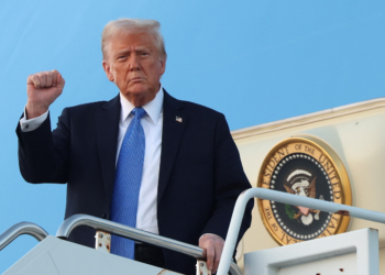 Trump assina ordem executiva para cortar assistência financeira à África do Sul