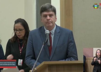 Procurador do DF passa mal em cerimônia de posse no MPMT; vídeo