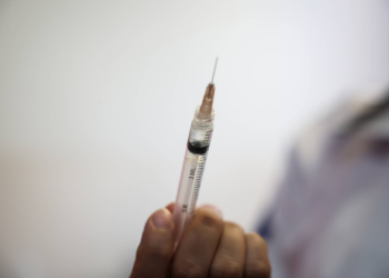 Anvisa pede esclarecimentos para aprovação de vacina da dengue do Butantan