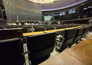 Congresso volta esvaziado e só começará ano após Carnaval