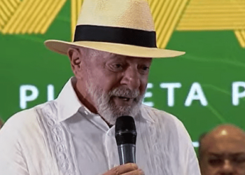 Lula diz que come ovo de ema e Kim aciona PGR por possível crime ambiental