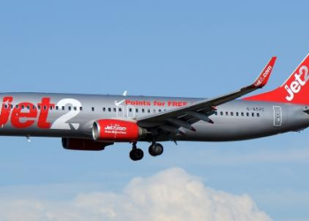 Avião faz pouso de emergência após passageiro morrer durante voo na Espanha