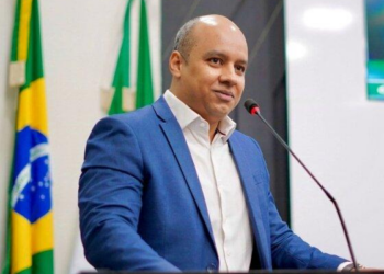 Alvo da PF, ex-secretário se compara a Jesus