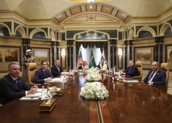 Rússia diz que 'adesão da Ucrânia à Otan é inaceitável' em reunião com os EUA para discutir guerra