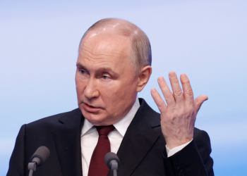 Putin diz não precisar de mediadores e que está pronto para negociar com os EUA fim da guerra na Ucrânia