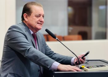 Deputado Sebastião Rezende destaca parceria com vereador Marino e lembra Programa Luz Para Todos em Nova Bandeirantes