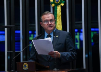 Senador Wellington Fagundes é o entrevistado do Conexão Poder; acompanhe aqui