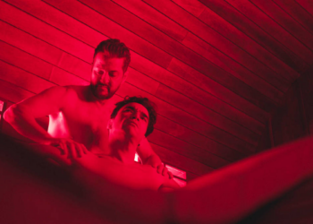 Último capítulo de 'Beleza Fatal' causa furor em sauna gay e interrompe a pegacão