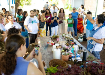 Oficinas da Sema reúnem mais de 100 pessoas no Museu de História Natural na manhã deste sábado (22)