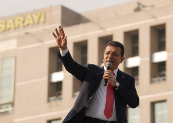 Tribunal turco mantém prisão de prefeito opositor a Erdogan