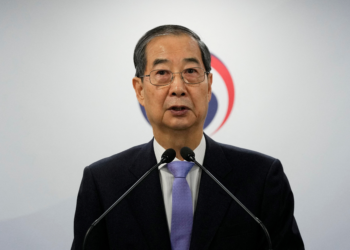 Tribunal da Coreia do Sul anula impeachment de premiê e o restabelece como presidente interino