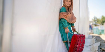 Afeganistão inicia novo ano letivo com quase 400 mil alunas fora da escola