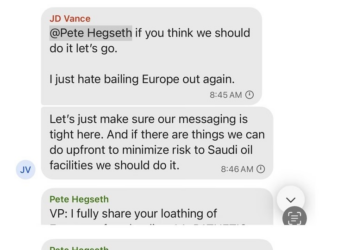 Bate-papo em grupo de mensagens comercial confirma inexperiência de círculo íntimo de Trump